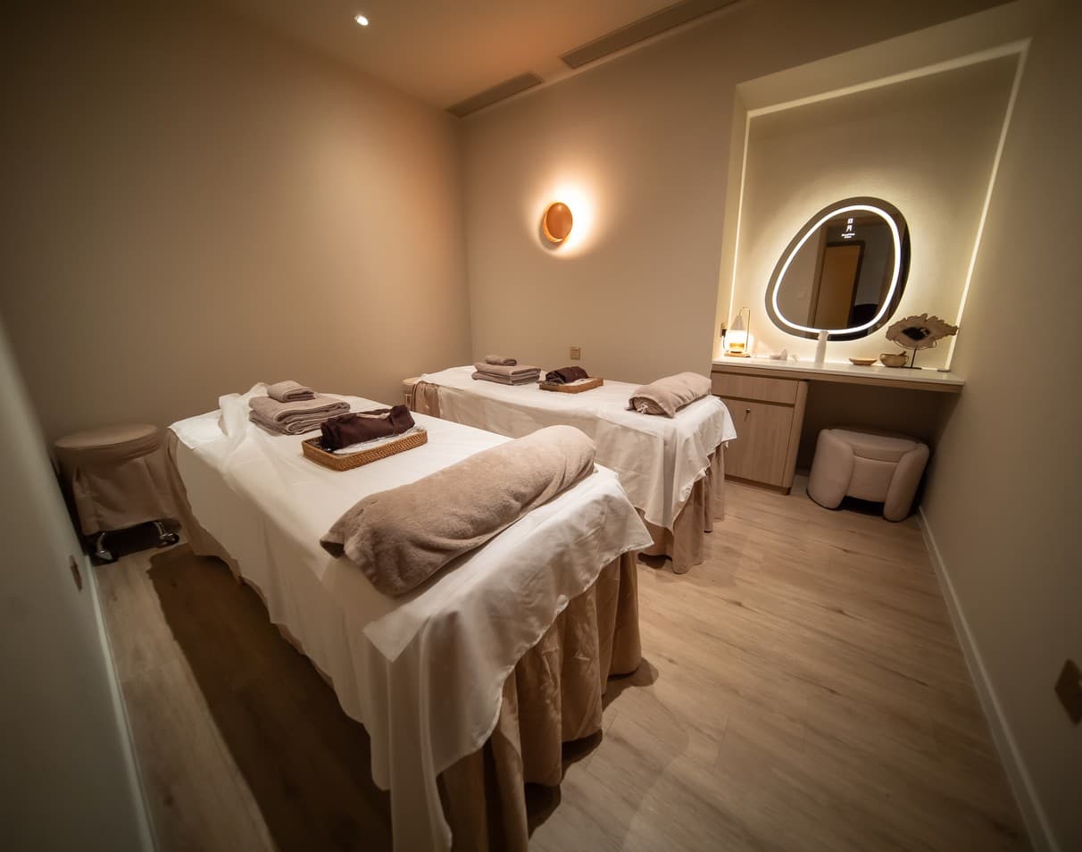 日月. 按摩 | Sun and Moon Massage